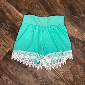 Lace Trim Shorts in Mint